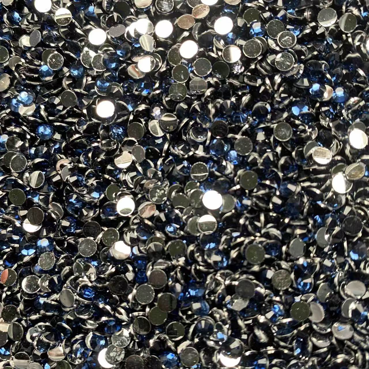 Silver Back Clear Resin Rhinestones