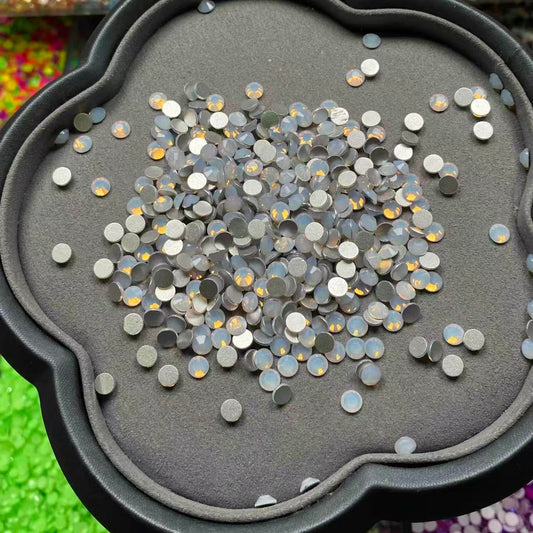 The Mist, Opal White, Glass Crystal